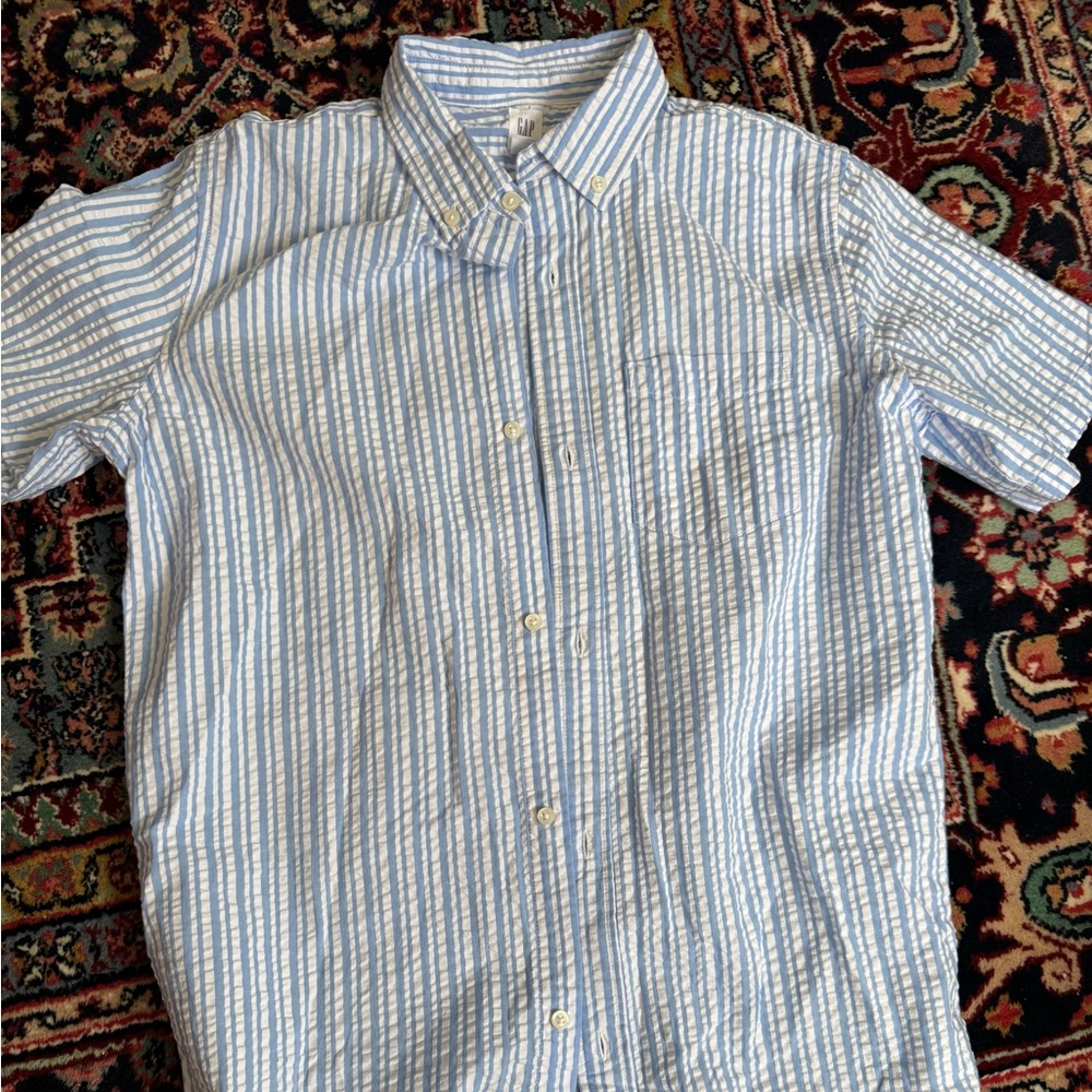GAP Boys Striped Casual Shirt in Seersucker
